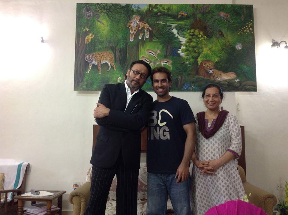 അജിത്ത് പോളും അമ്മ എലിസബത്തും ജാക്കി ഷ്രോഫിനൊപ്പം