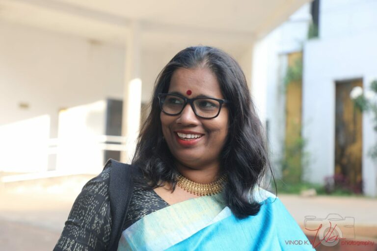 സംഗീതജ്ഞയുടെ രാഷ്ട്രീയത്തില്‍ സംഗീതം നിരപരാധി: പുഷ്പവതി പൊയ്പാടത്ത്‌, സംഗീതജ്ഞയുടെ രാഷ്ട്രീയത്തില്‍ സംഗീതം നിരപരാധി: പുഷ്പാവതി interview pushpavathy poyapadathu, celebrity interviews, abhimukham