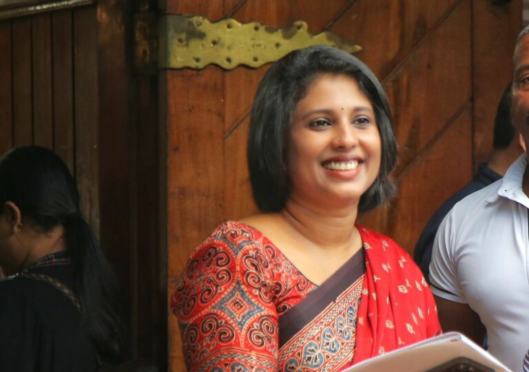 സ്വപ്‌നം നേടാന്‍ അമൃത താണ്ടിയ കനല്‍വഴികള്‍, amrutha rahim mp, amrutha rahim interview, amrita rahim, amritha rahim, amrutha rahim, wife of rahim mp, wife mp rahim, wife aa rahim, wife of aa rahim, interview, abhimukham, interview of amritha, interview of amrita